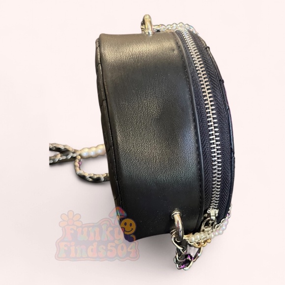 Badgley Mischka Black Quilted Round Mini Shoulder Bag Pearl Gold Chain Crossbody - Picture 6 of 13